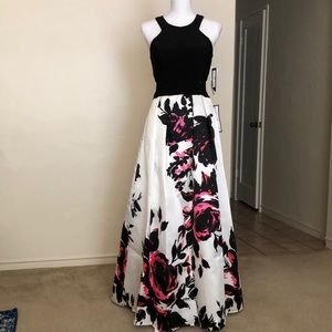XSCAPE floor length gown with pockets